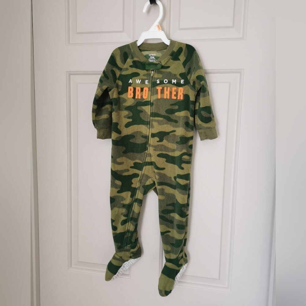 3/$20 Carter's fleece sleeper size 12 m